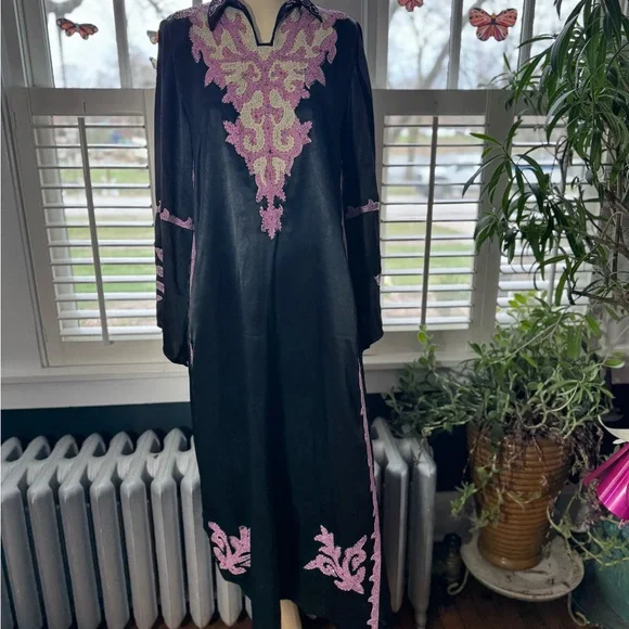 Saja | Dresses | Vintage Sajeda Kaftan Caftan Dress Black Satin Pink  Embroider Sequin Large | Poshmark